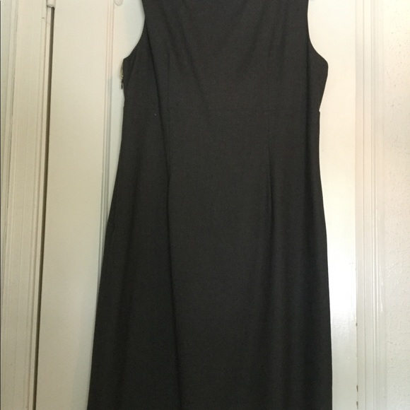 Eliza J Grey V neck dress - Picture 11 of 11